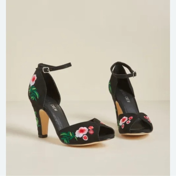 Chelsea Crew Black Floral Heels - Picture 1 of 7